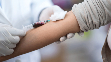 web_p26-27-Woman-donating-blood_CREDIT_Istock-537115731.jpg