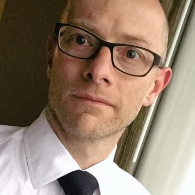 Dr Stephen Pettit