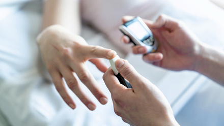 web-p32-34-poct-blood-test-finger-credit-istock-1060112832.jpg