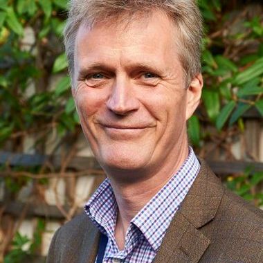 Dr Aarnoud Huissoon