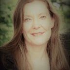 Dr Eleanor Minshall